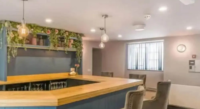 Коттедж Ivy House, 6-beds, Sleeps 19 With Hot Tub