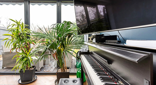 Modern and Spacious Colliers Wood Home
