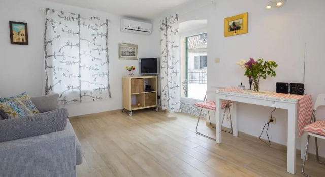 Phoenix Studio Apartment, Prenota Appartamento Splitska 