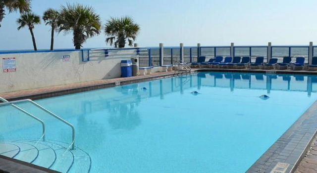 Catalina Beach Club