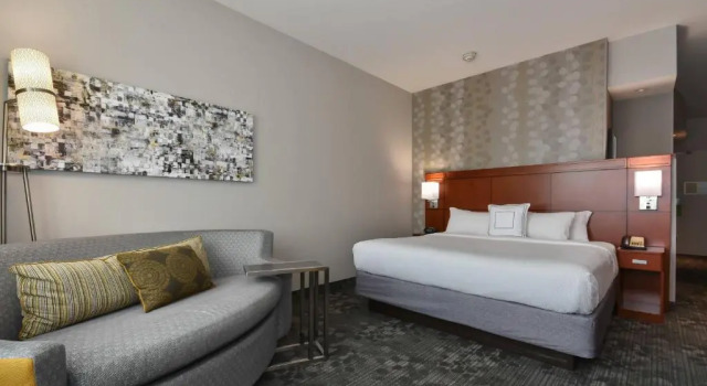 Номер Standard Courtyard Charlotte Concord