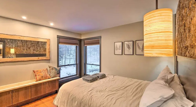 Riverfront Lincoln Condo: 1 Mi to Loon Mountain!