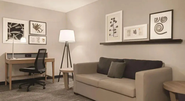 Люкс c 1 комнатой Country Inn & Suites by Radisson, Dubuque, IA