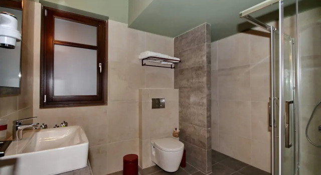 Baroutomilos Hotel