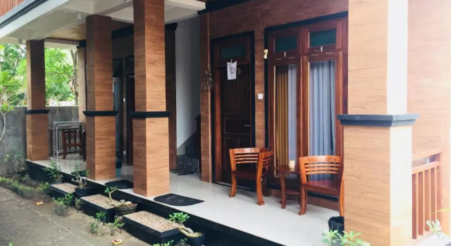 Кровать в общем номере Bima Homestay Lembongan