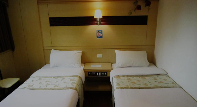 Двухместный номер Standard Gau Shan Ching Hotel