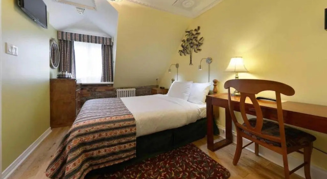 Номер Standard Hôtel Manoir de lEsplanade
