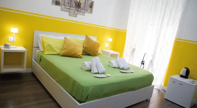 Двухместный номер Comfort с балконом и с видом на город Napoli Botanik Bed and Breakfast