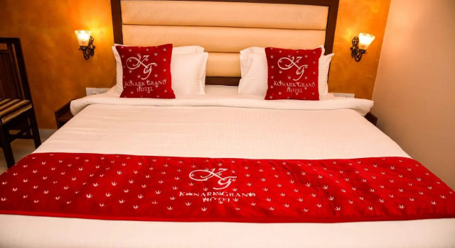 Номер Deluxe Konark Grand Hotel