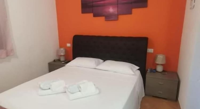 Sardinia Hillside Retreat - Apt 14 - 2BR, quiet area, parking, Забронировать Дом для отпуска Отели Санта-Мария-Когинас с парковкой, Парковка
