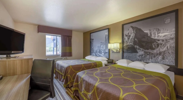 Suite Super 8 Butte