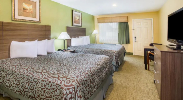 Четырёхместный номер Standard Days Inn by Wyndham Abbeville