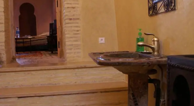 Riad Felloussia, Rezervovat Hotel Hotely v Meknes-Tafilalet s parkováním, Parkování