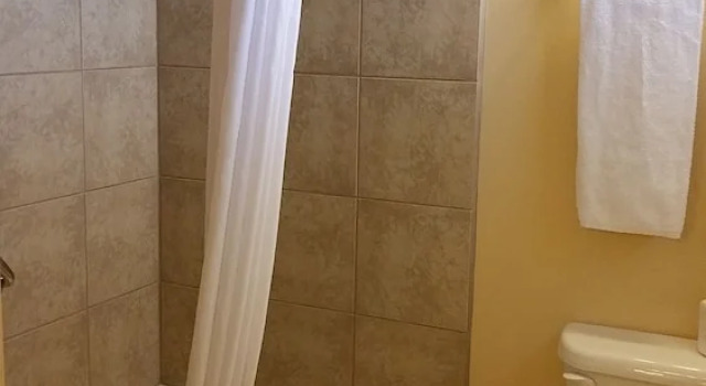 Четырёхместный номер Standard Yellowhead Motel