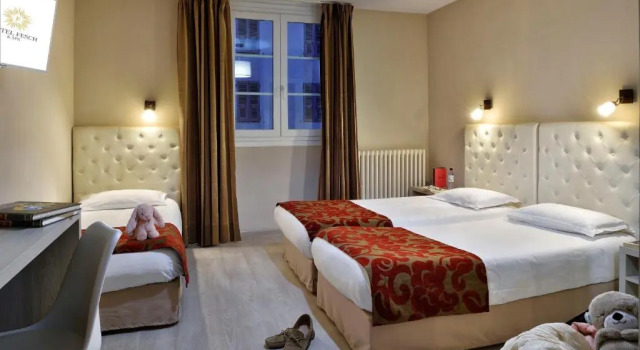 Трёхместный номер Comfort Hôtel Fesch & Spa