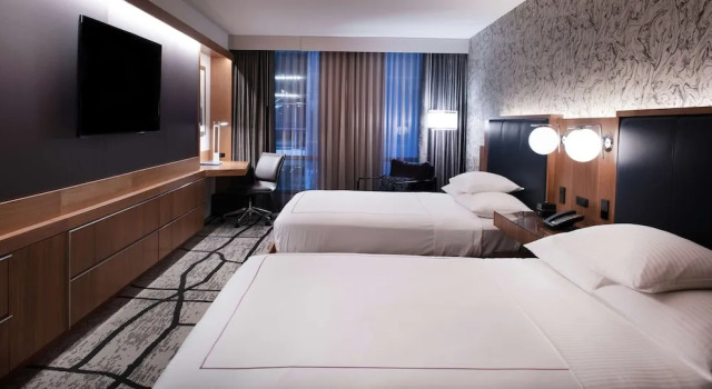 Четырёхместный номер Corner The Charter Hotel Seattle, Curio Collection By Hilton