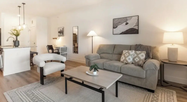 Апартаменты с 2 комнатами Landing Apartments Denver - Firestone