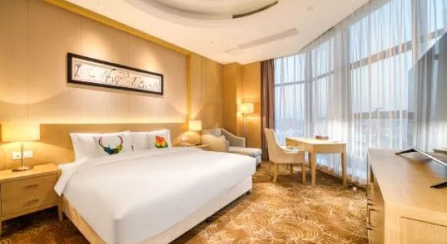 Люкс Deluxe Jinjiang Metropolo Hotel (Shanghai Jing'an Pengpu Xincun Subway Station)