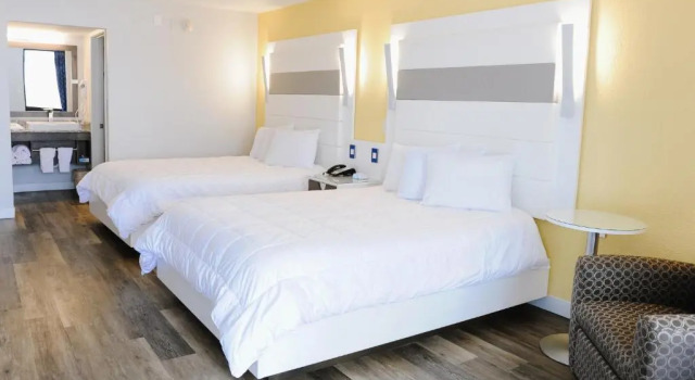 Четырёхместный номер Standard Regency Inn & Suites - Saint Augustine