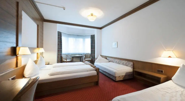 Четырёхместный номер Standard Hotel Goldener Löwe