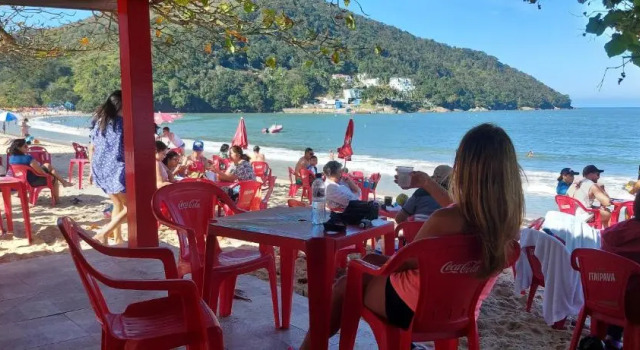 Chalé BoraSol Martim de Sá Piscina Wi-Fi Netflix 600mts da Praia