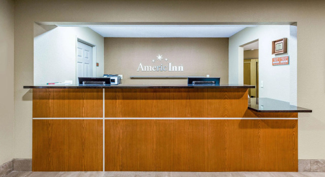 AmericInn by Wyndham Sleepy Eye, Varaa Hotelli Hotellit Minnesota pysäköinnillä, Pysäköinti