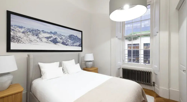 Modern studio in Edinburgh West End, Забронировать Апартаменты/квартира Апартаменты Эдинбурга, рядом с Bedlam Paintball, Апартаменты/квартира