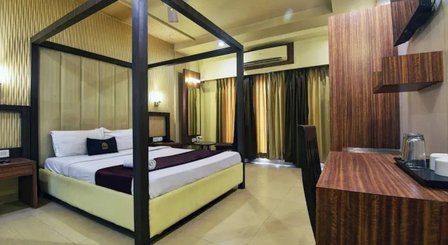 Glitz Hotels Devanshi Inn