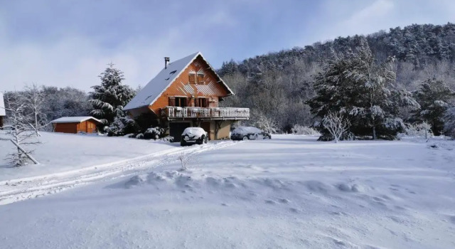 Chalet entre lac et volcan, Забронировать Шале Виллы Овернь-Рона-Альпы, Вилла