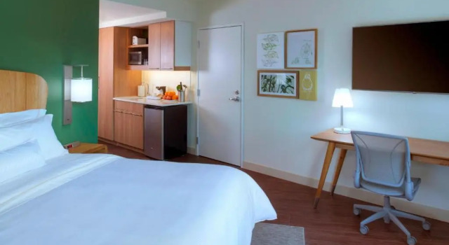 Номер Standard Element by Marriott Detroit at The Metropolitan