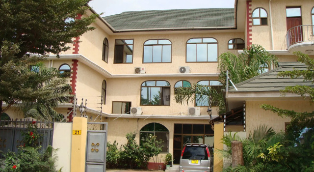 Varlek Hotel, Buchen Sie Hotel Hotels in Daressalam mit Parkplatz, Parkplätze