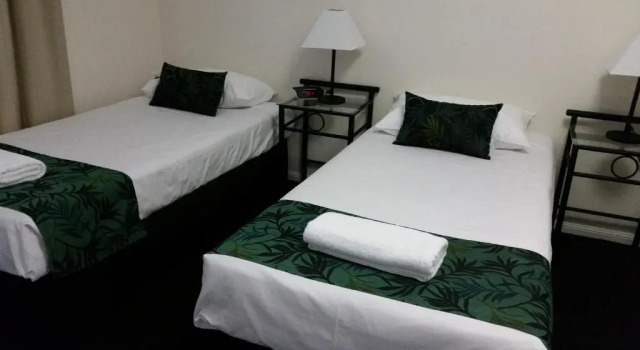 Port Denison Motor Inn, Rezerwuj Hotel Hotele w Whitsundays z parkingiem, Parking