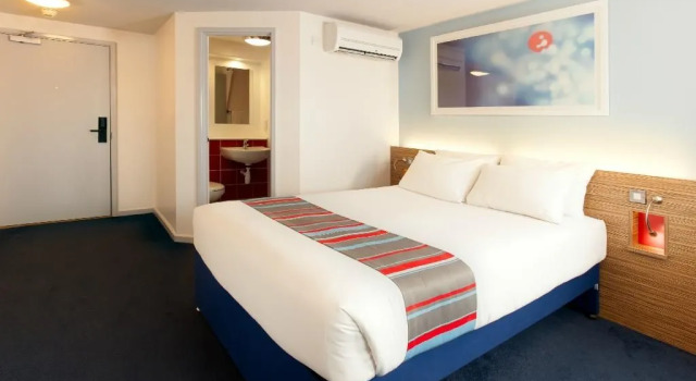 Travelodge London Central Euston Hotel, Забронировать Отель Отели Лондона с парковкой, рядом с Центр искусства The Dairy, Парковка