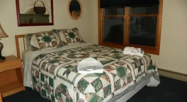 Deer Park 246, North Woodstock