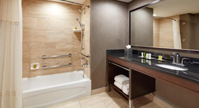 Двухместный клубный люкс c 1 комнатой Hilton Houston Plaza/Medical Center