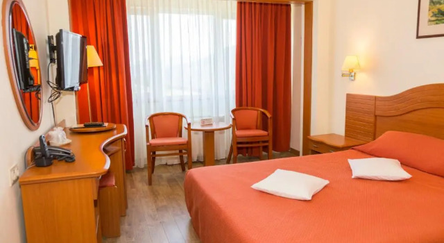 Hotel Germisara, Rezervovat Hotel Hotely v Hunedoara s parkováním, Parkování