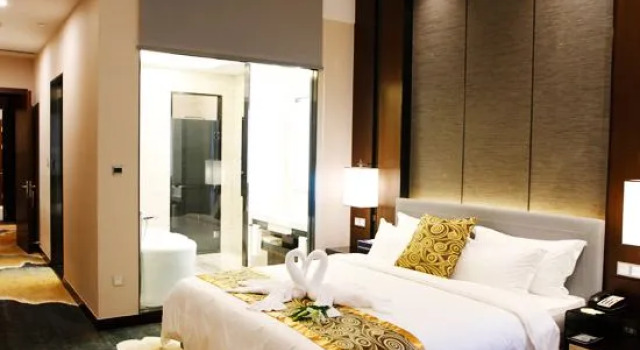 Люкс Executive Qiankun International Hotel