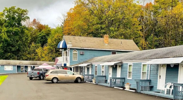 Rodeway Inn, Varaa Hotelli Hotellit New England uima-altaalla, Uima-allas
