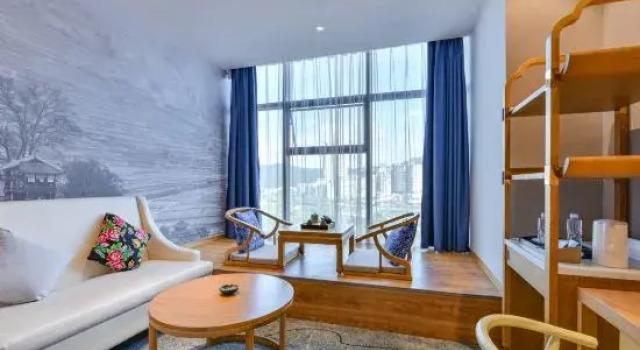 Кровать в общем номере (женский номер) Huishui Bieyang Hotel