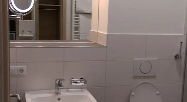 Четырёхместный номер Comfort с балконом Gasthaus Pension Rezatgrund