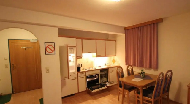 Апартаменты Appartements Mary inklusive Tauern-Spa Kaprun