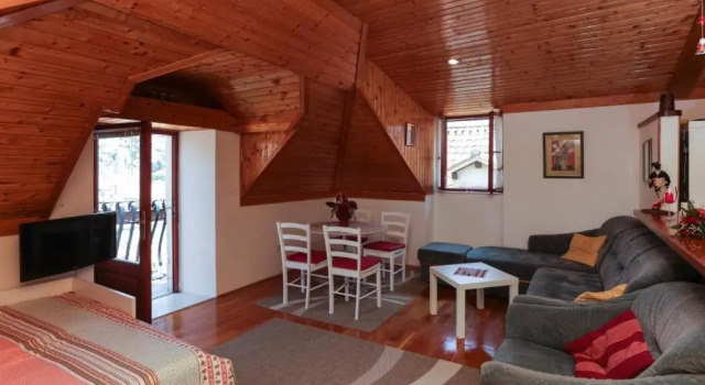 Студия с балконом Old Town Princess Apartments