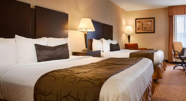 Четырёхместный номер Standard Best Western Plus Edison Inn