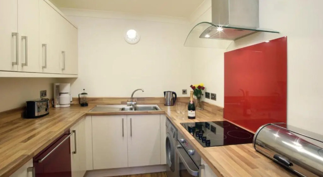 Апартаменты The Corbyn Apartments