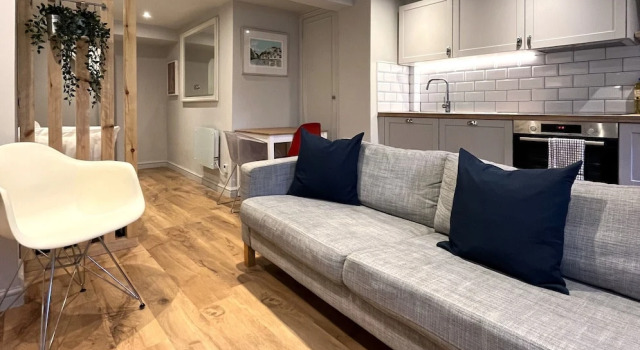 Студия Classic Stylish Studio Apartment in Clifton Village