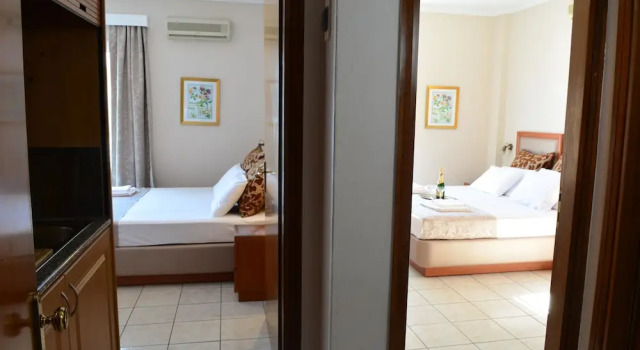 Семейный номер Standard с 2 комнатами с балконом Hotel Hermes