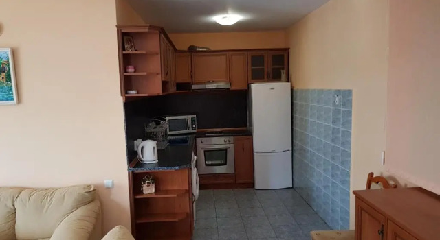 Коттедж с балконом и с красивым видом из окна Villa Dechkoni