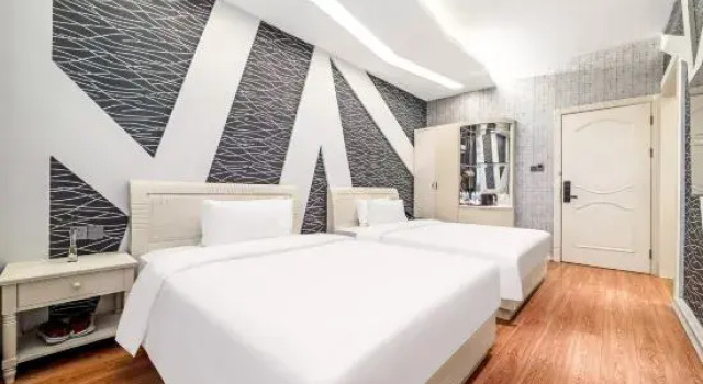 Люкс Deluxe Ruijia LiLan Ruibai-Yun Hotel (Deqing West Railway Station)