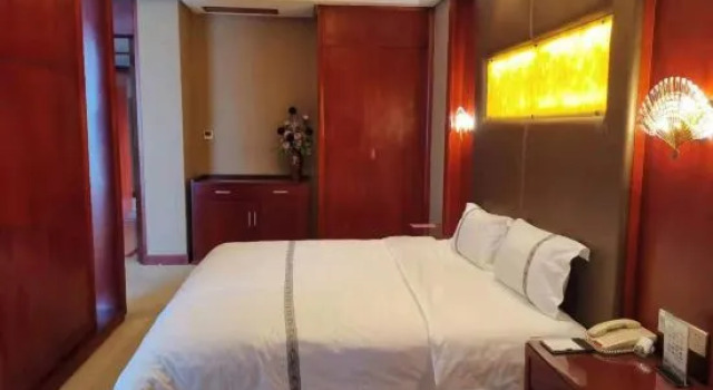 Business Suite Runying  Hotel
