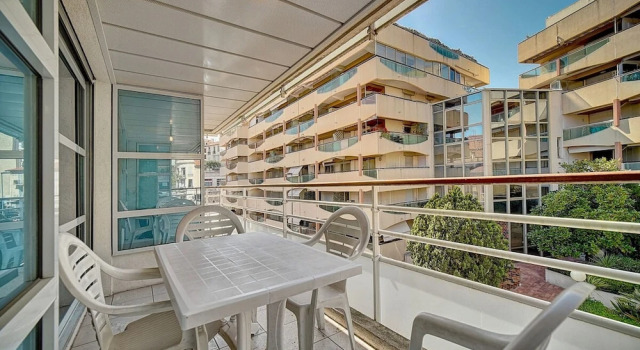 3 Pieces Spacieux Cannes Centre A2b067, Забронировать Апартаменты/квартира Апартаменты Канн, рядом с Церковь Нотр-Дам-д'Эсперанс, Апартаменты/квартира